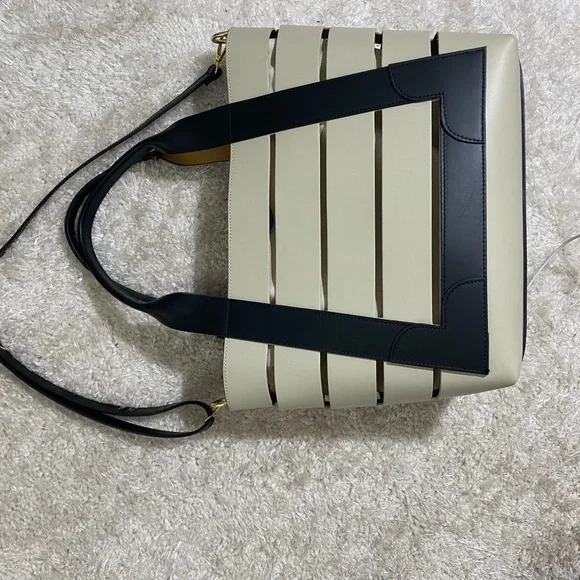 A. Bellucci handbag - Picture 2 of 4